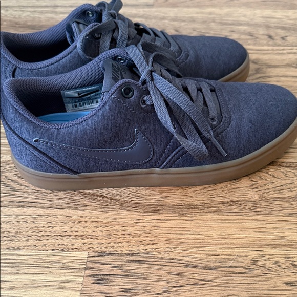 Nike SB Men's Dark Gray Sneakers size 7. Excellent condition. Skateboard line - Picture 3 of 5